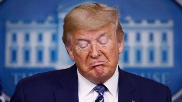 Cuu bo truong va co van khuyen ong Trump khong nen tu an xa hinh anh