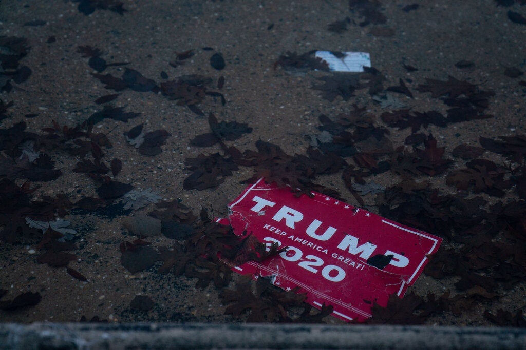 Ty le ung ho ong Trump cham day trong 4 nam hinh anh