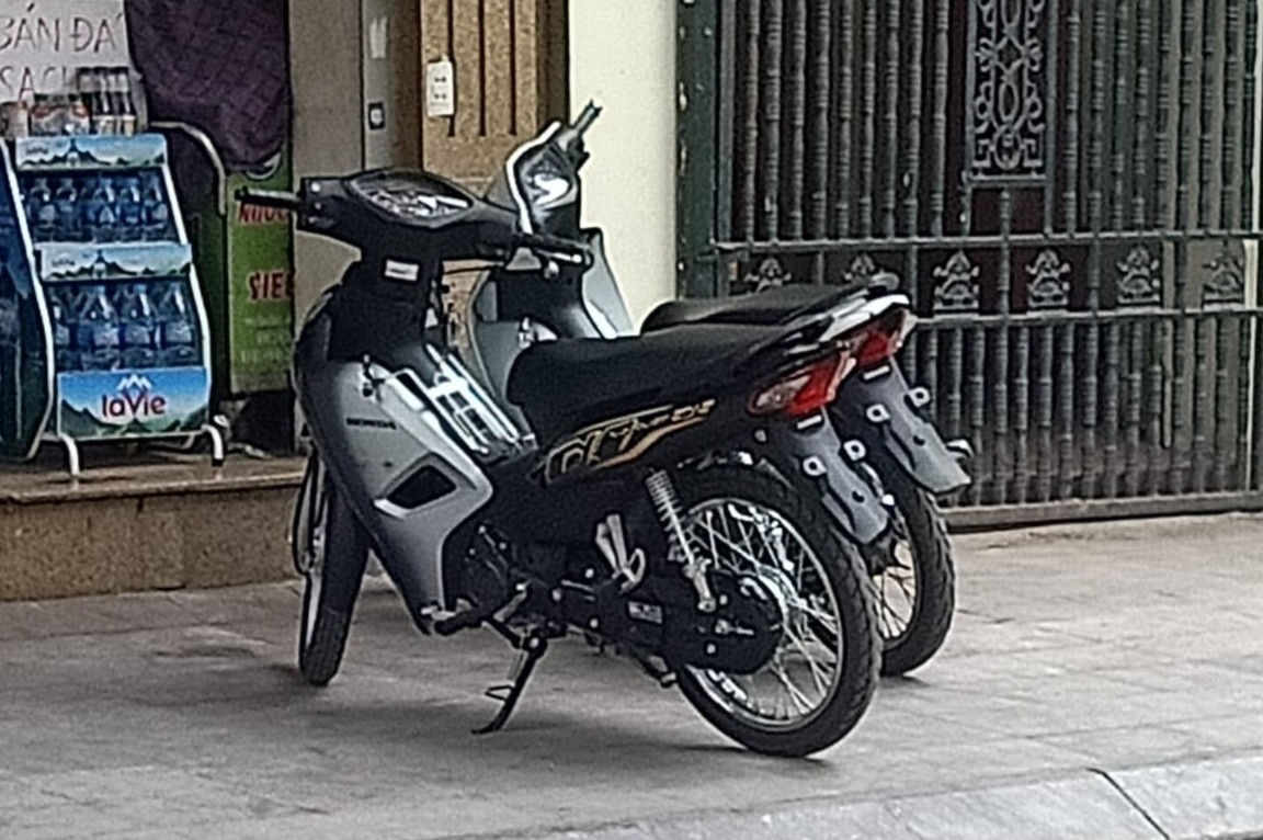 phu nu nuoc ngoai bi sam so o ho tay anh 8