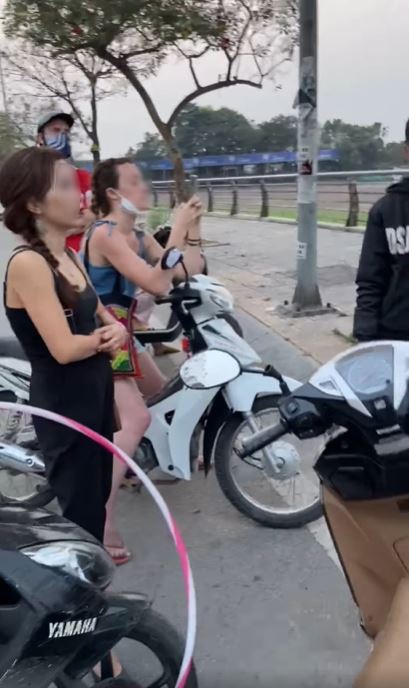 sam so nguoi nuoc ngoai ha noi anh 9