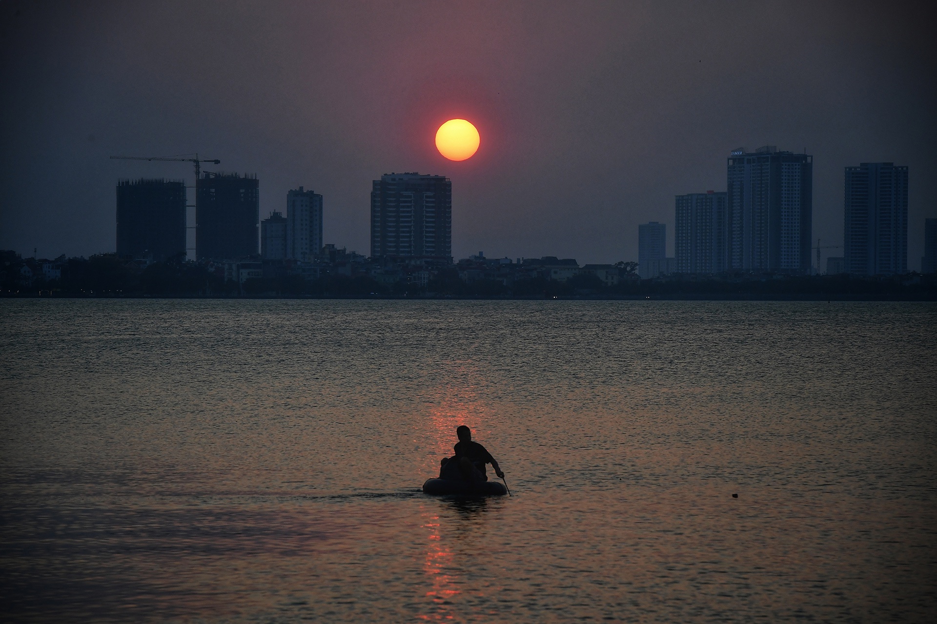 phu nu nuoc ngoai bi sam so anh 5
