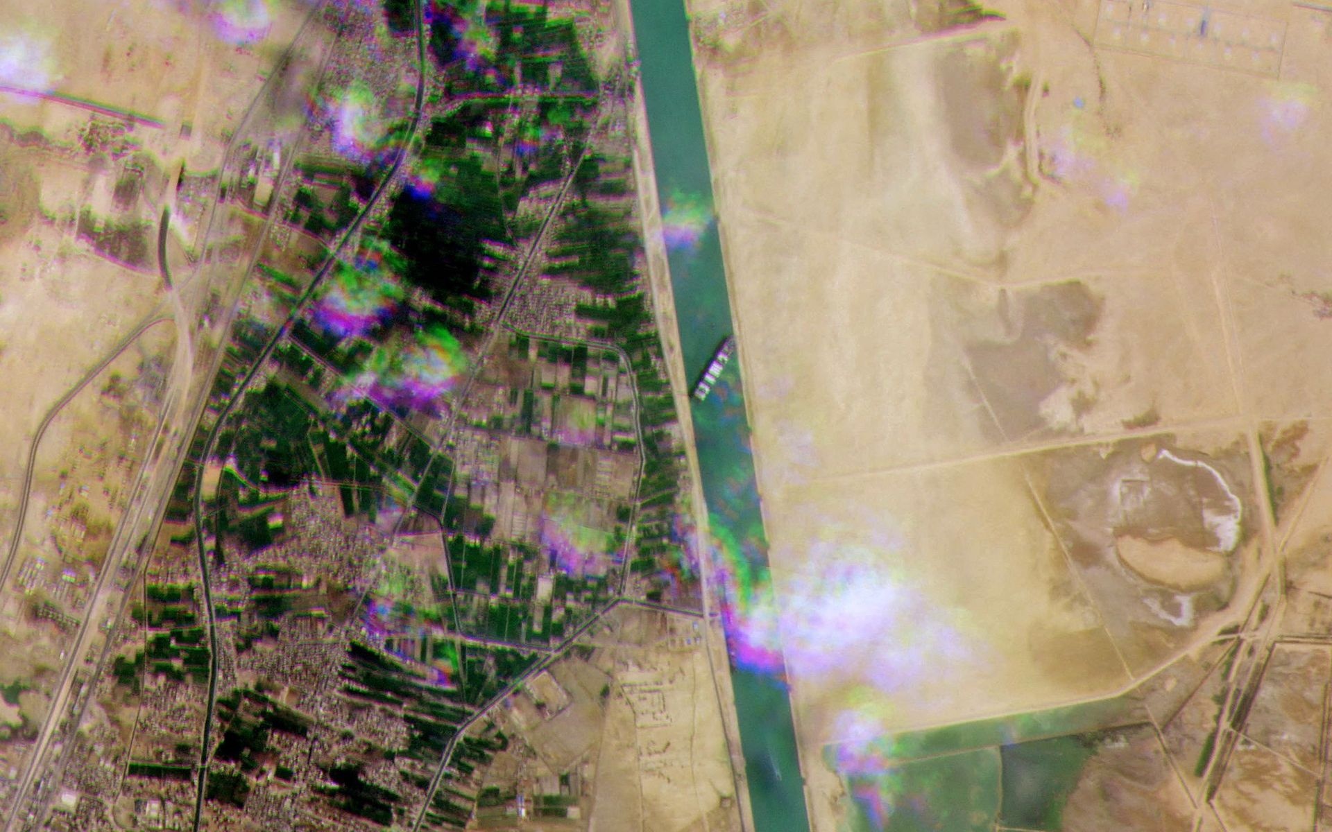 tau mac ket o kenh dao suez anh 2