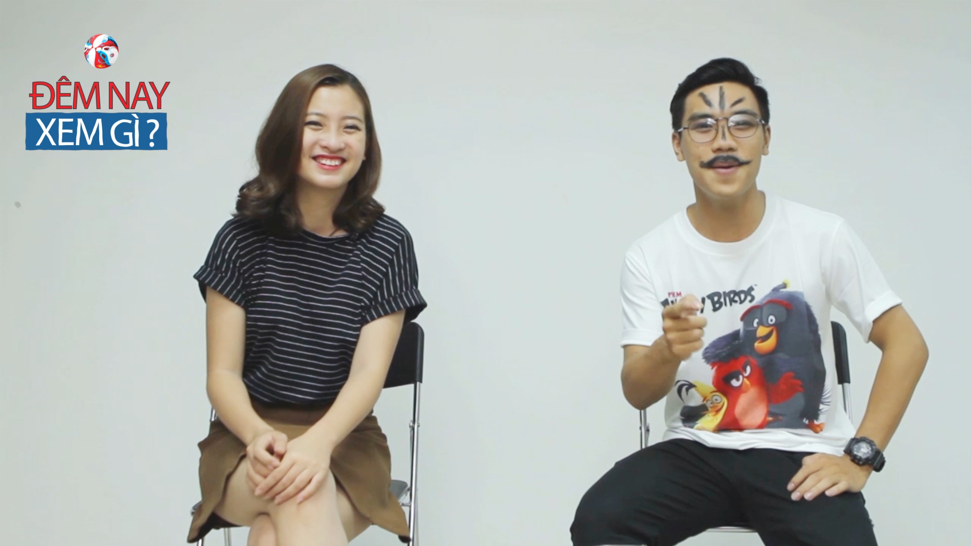 Dem nay xem gi: CR7 dua Bo Dao Nha qua khe cua hep hinh anh