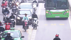 Tai xe xe buyt nhanh BRT so nhat bi xe may tat dau hinh anh