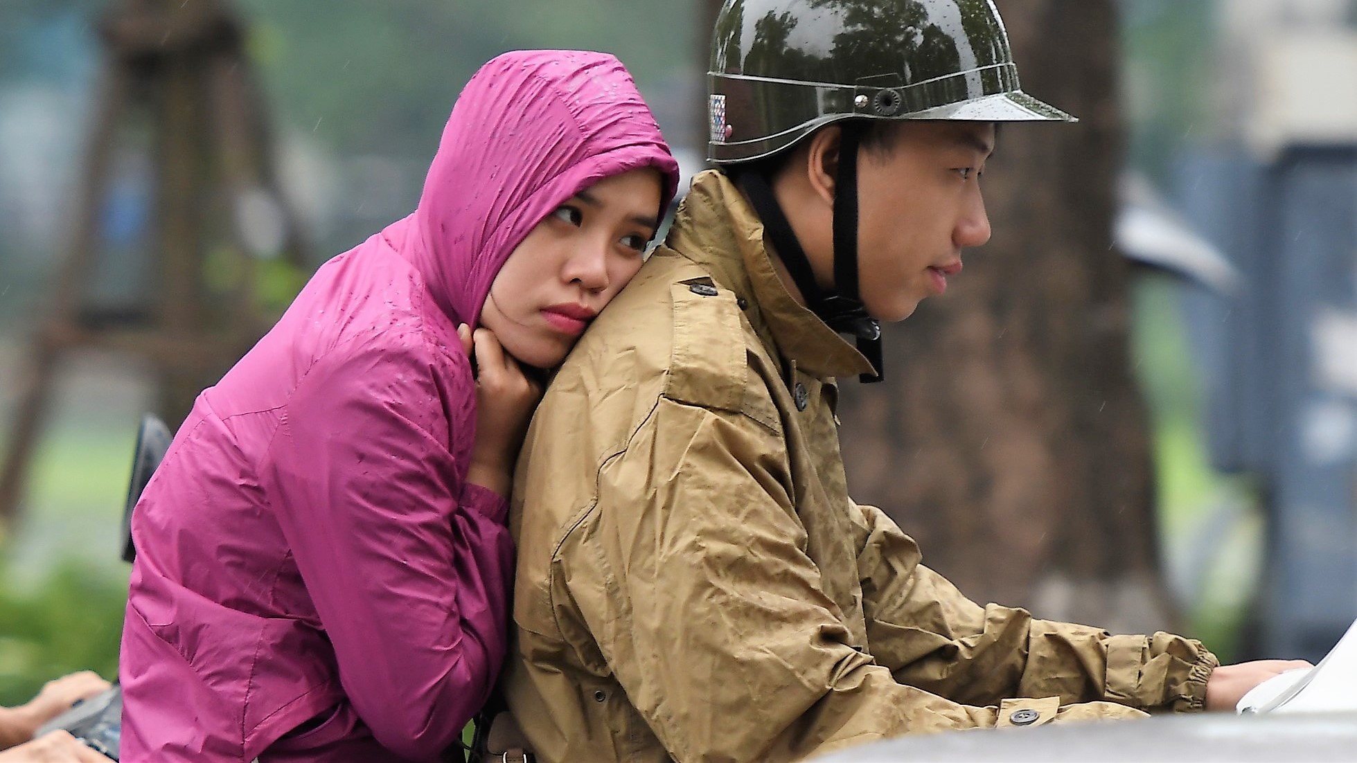 Nguoi Ha Noi don gio lanh dau mua hinh anh