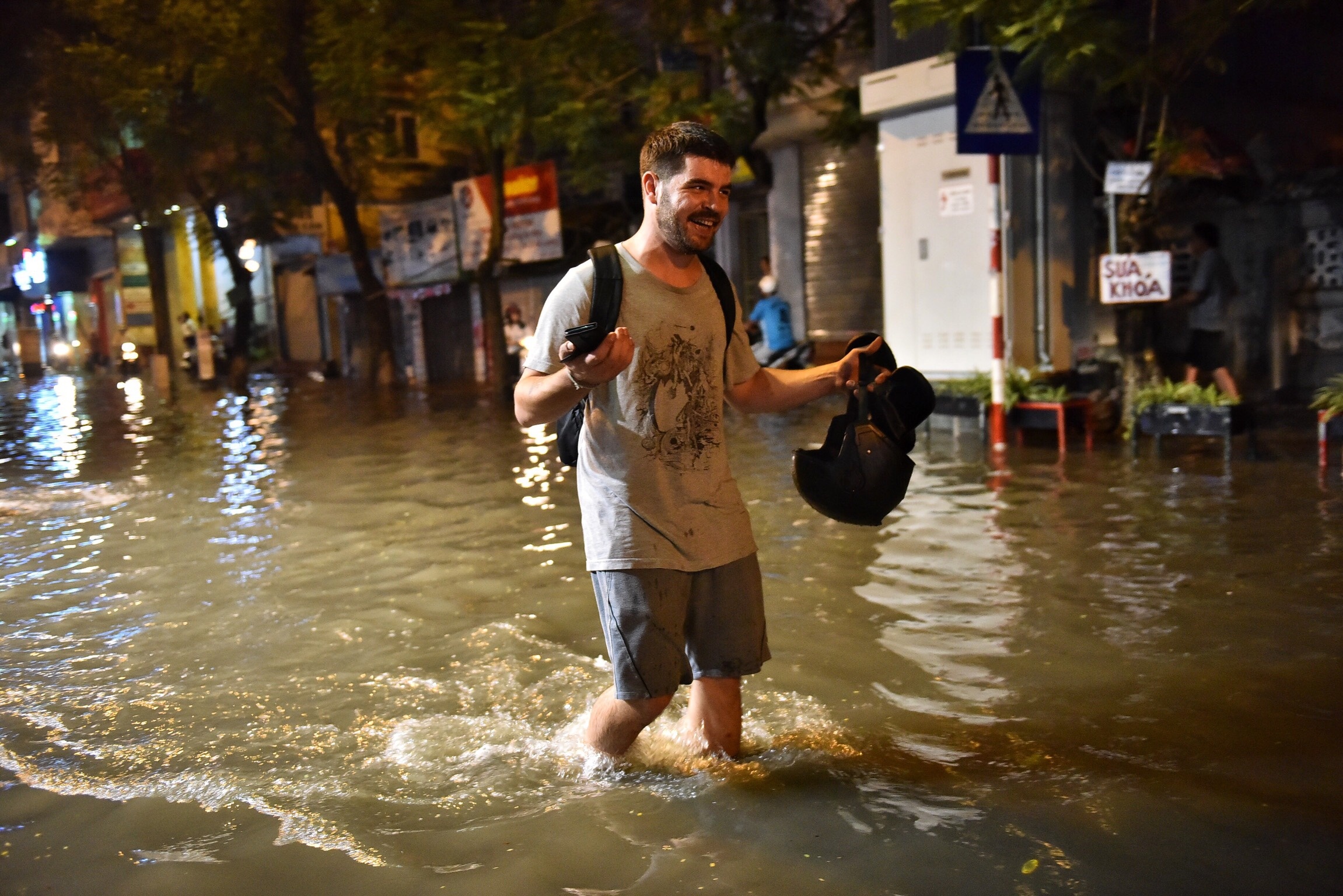 Hà Nội mưa ngập tắc đường ảnh 14 Ha Noi mua ngap tac duong anh 14