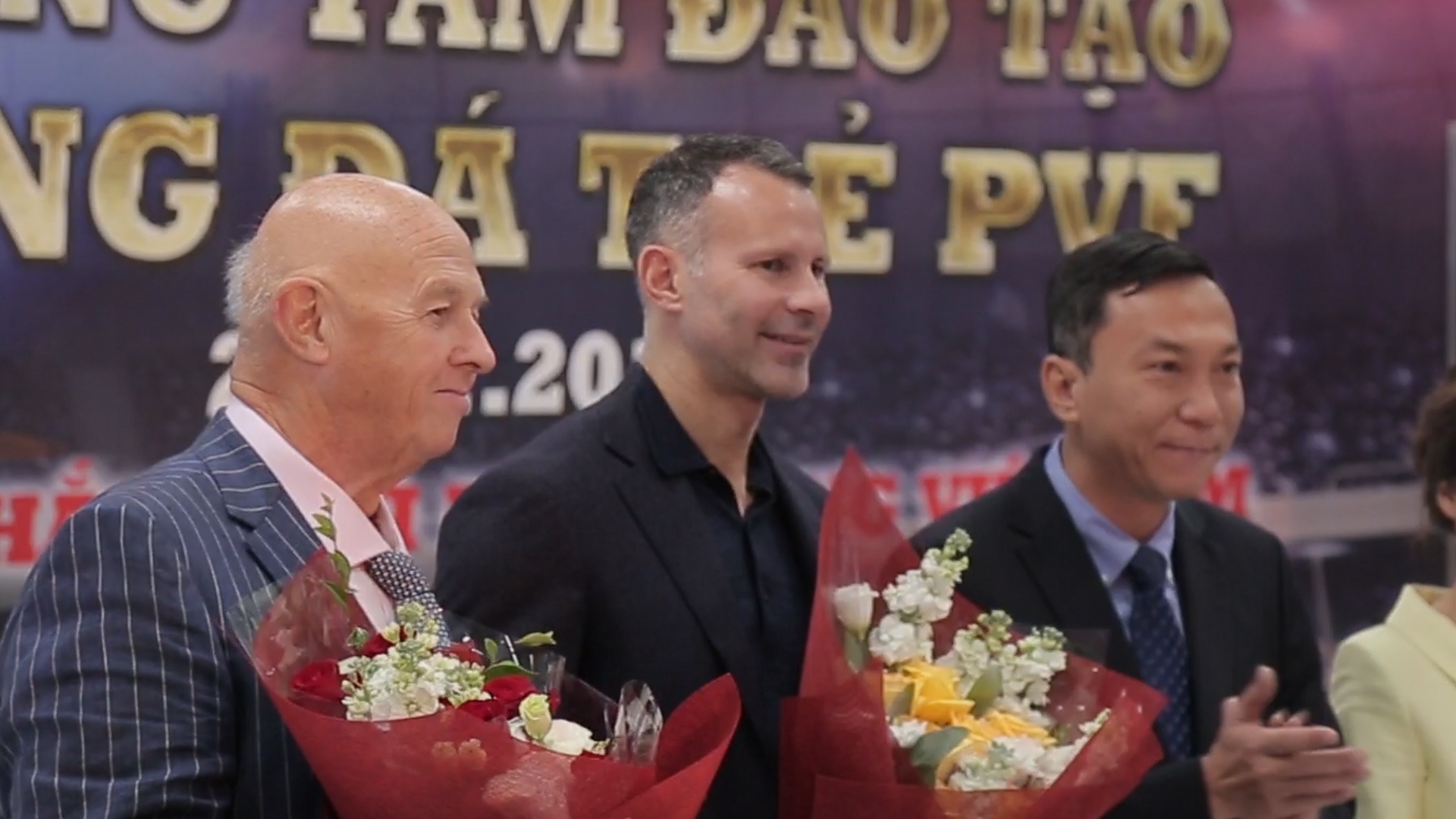 Ryan Giggs: 'Nhieu nguoi ghen ty khi biet toi den Viet Nam' hinh anh