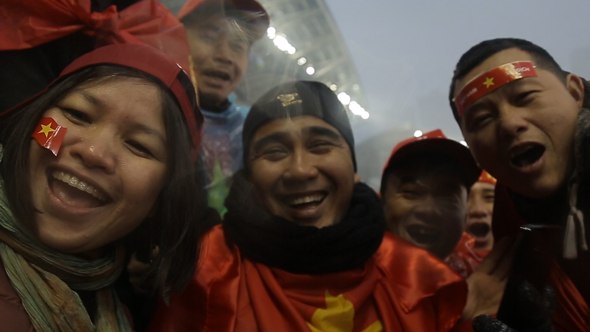 CDV Viet Nam va dien vien Quyen Linh tin U23 VN se gianh chien thang hinh anh