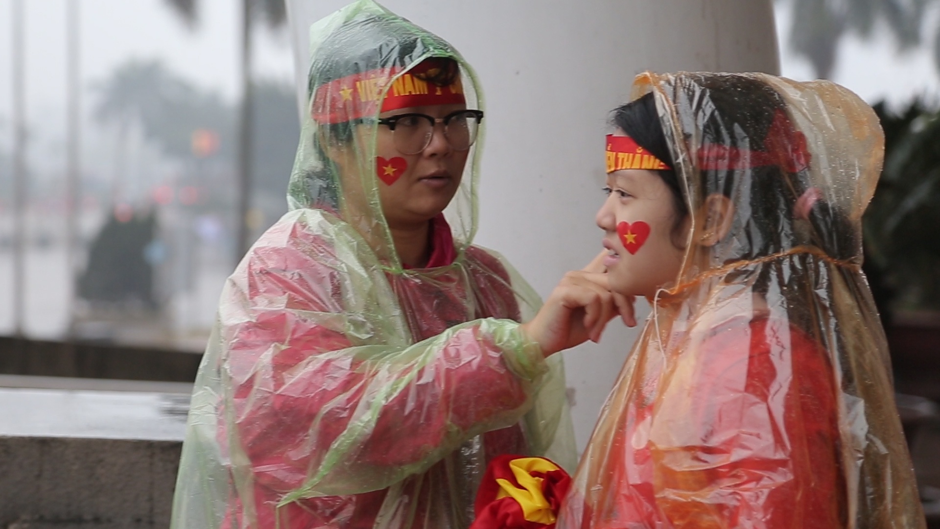 Khan gia doi mua, an banh my cho xem chung ket hinh anh