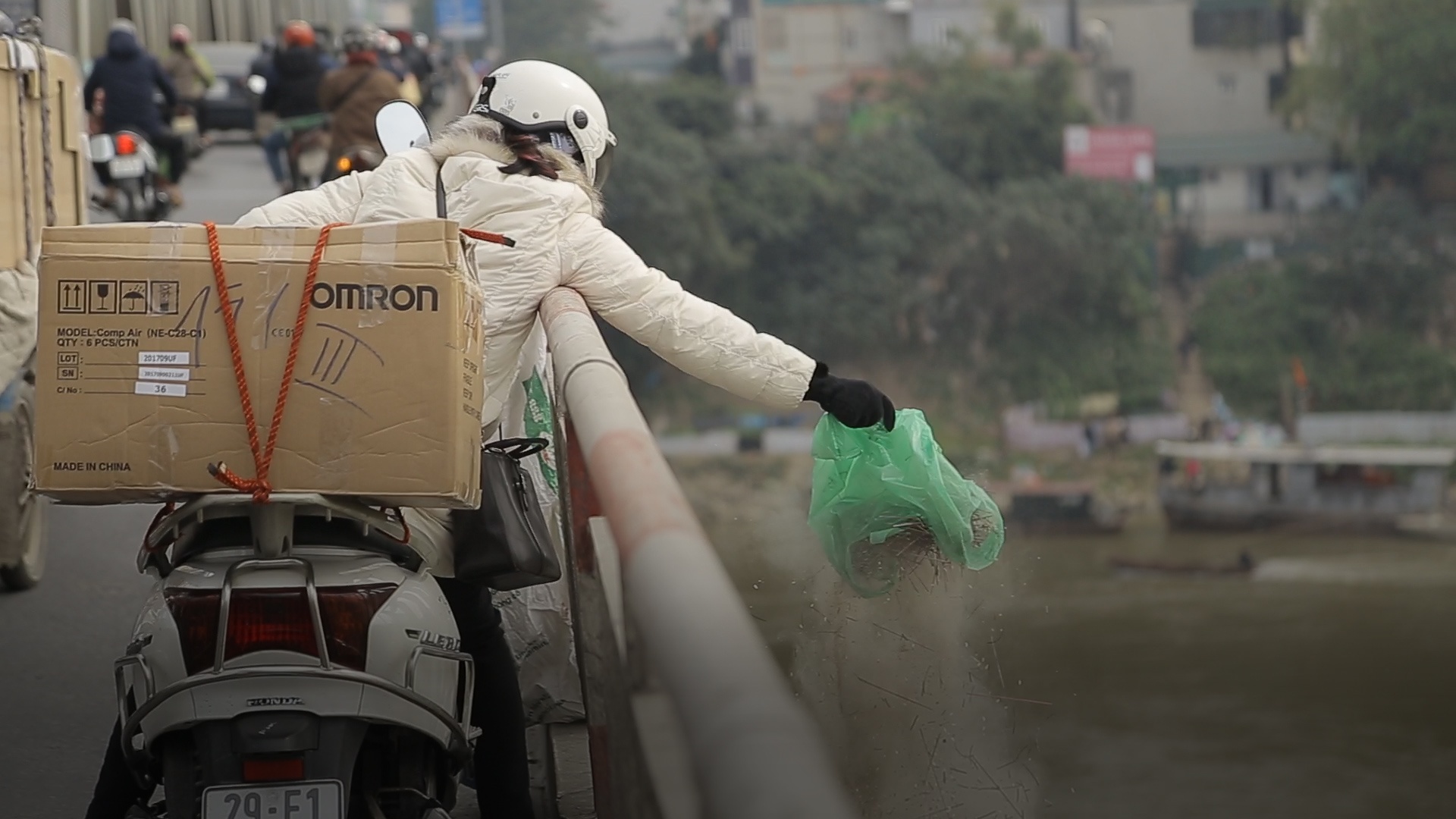Tha ca, vang ma xuong song moi dung phong tuc? hinh anh