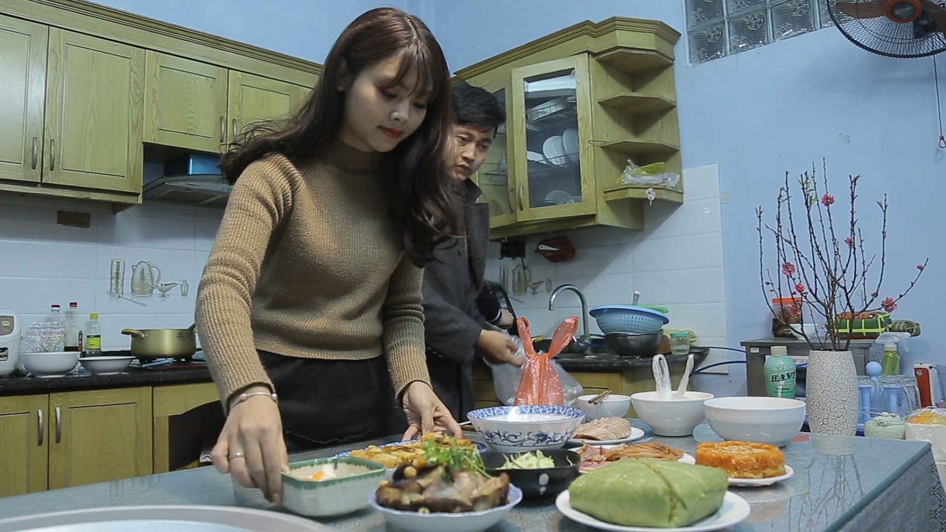 Mam co cung ong Cong ong Tao dau tien cua nang dau hien dai hinh anh