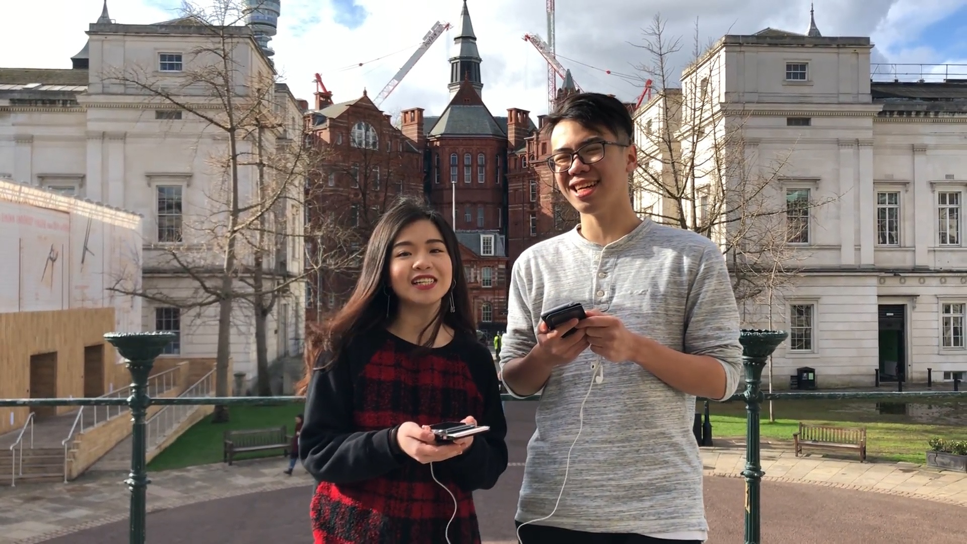 Du hoc sinh o nhieu nuoc cung ca vang bai hat ve mua xuan hinh anh