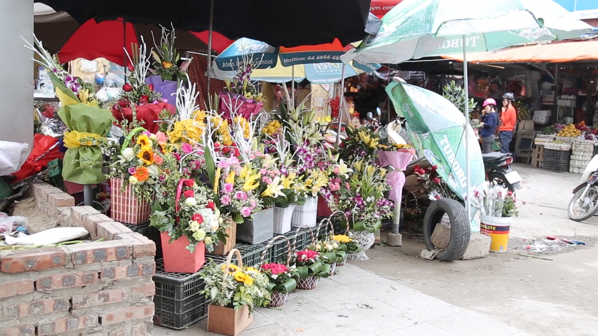 Hoa tuoi ban cham ngay 8/3 hinh anh