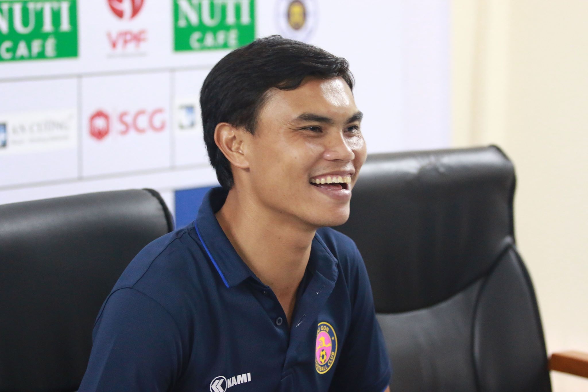 HLV Tai Em phan khoi vi cam hoa duoc CLB Ha Noi hinh anh