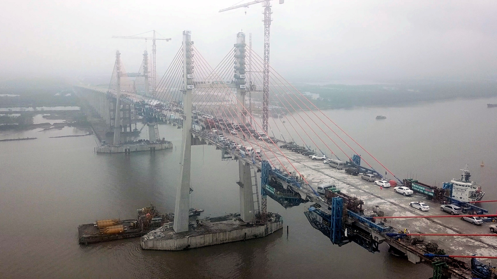 Hop long cau Bach Dang noi Hai Phong voi Quang Ninh hinh anh