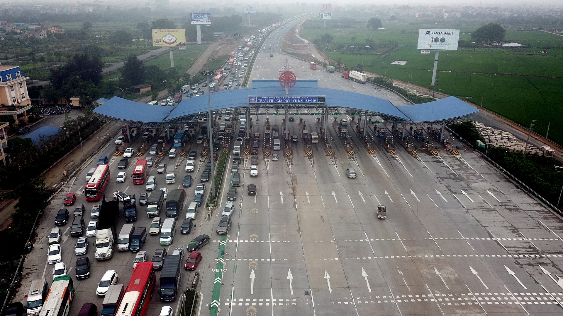 ùn tắc giao thông Pháp Vân ảnh 10 un tac giao thong Phap Van anh 10