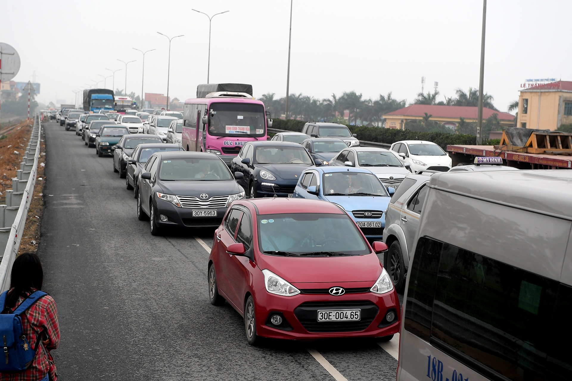 ùn tắc giao thông Pháp Vân ảnh 11 un tac giao thong Phap Van anh 11