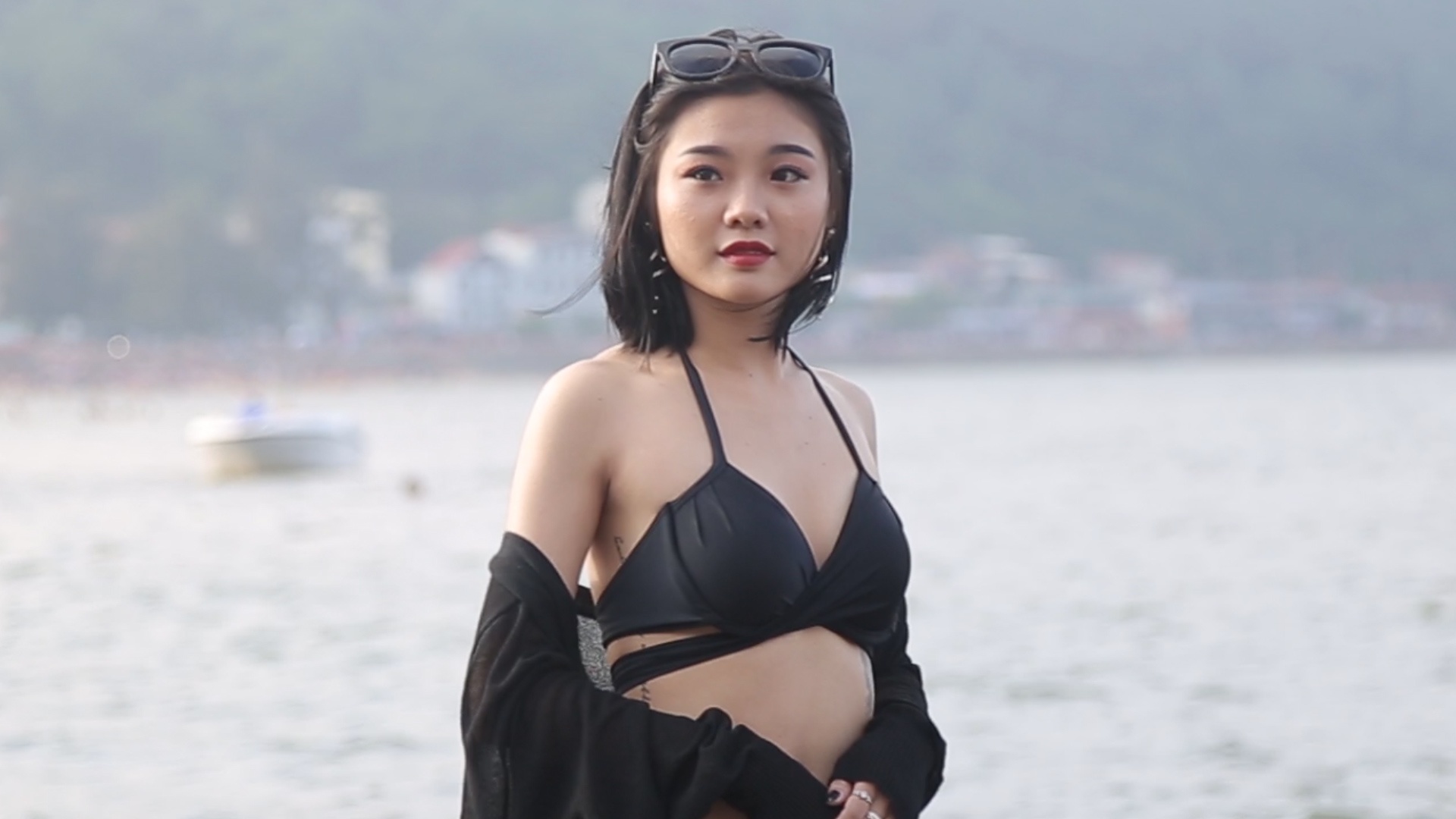 Du khach 'song ao' voi troi xanh, bien trong o Do Son dip 30/4 hinh anh