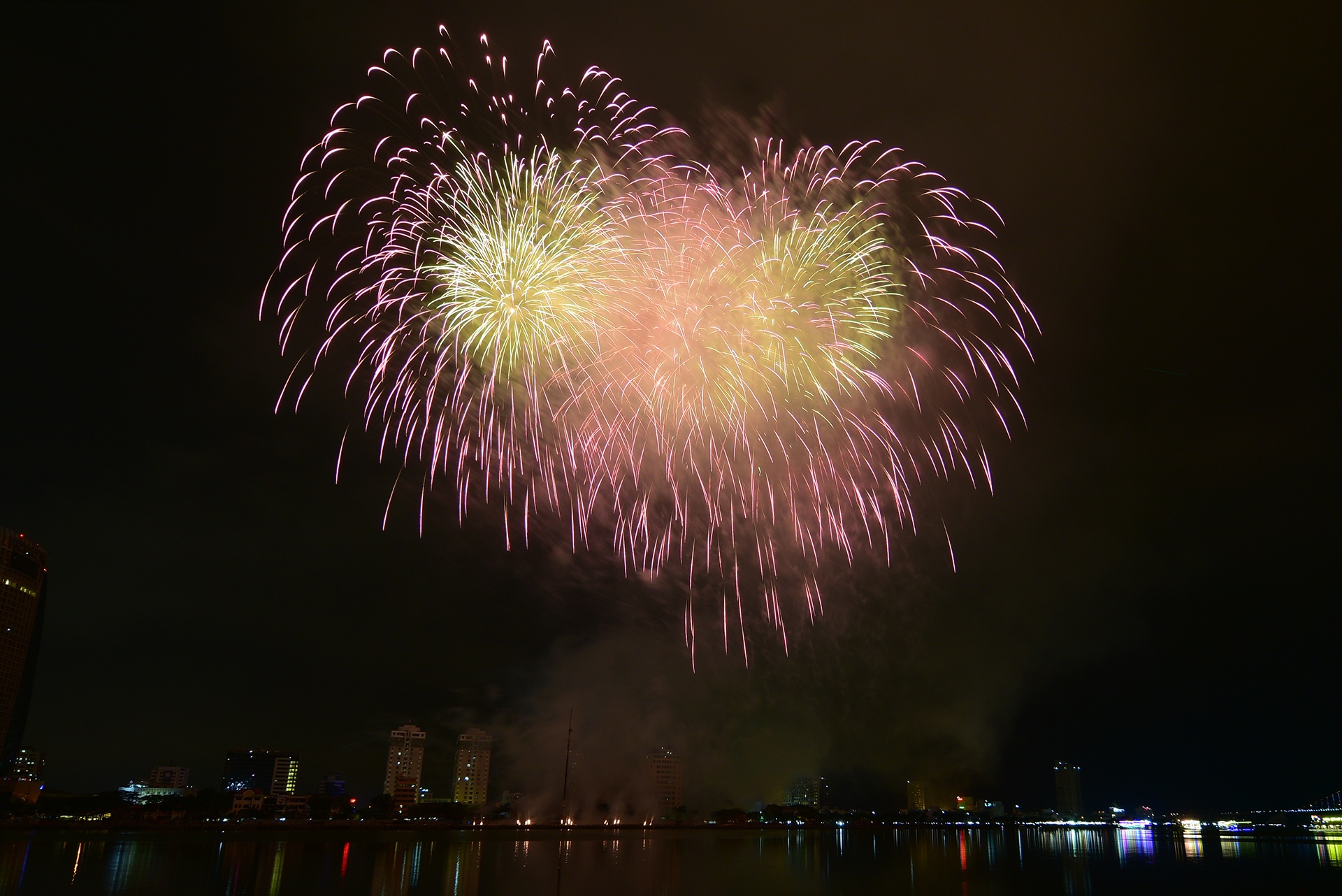 Tam bien Phong o Do Son anh 3