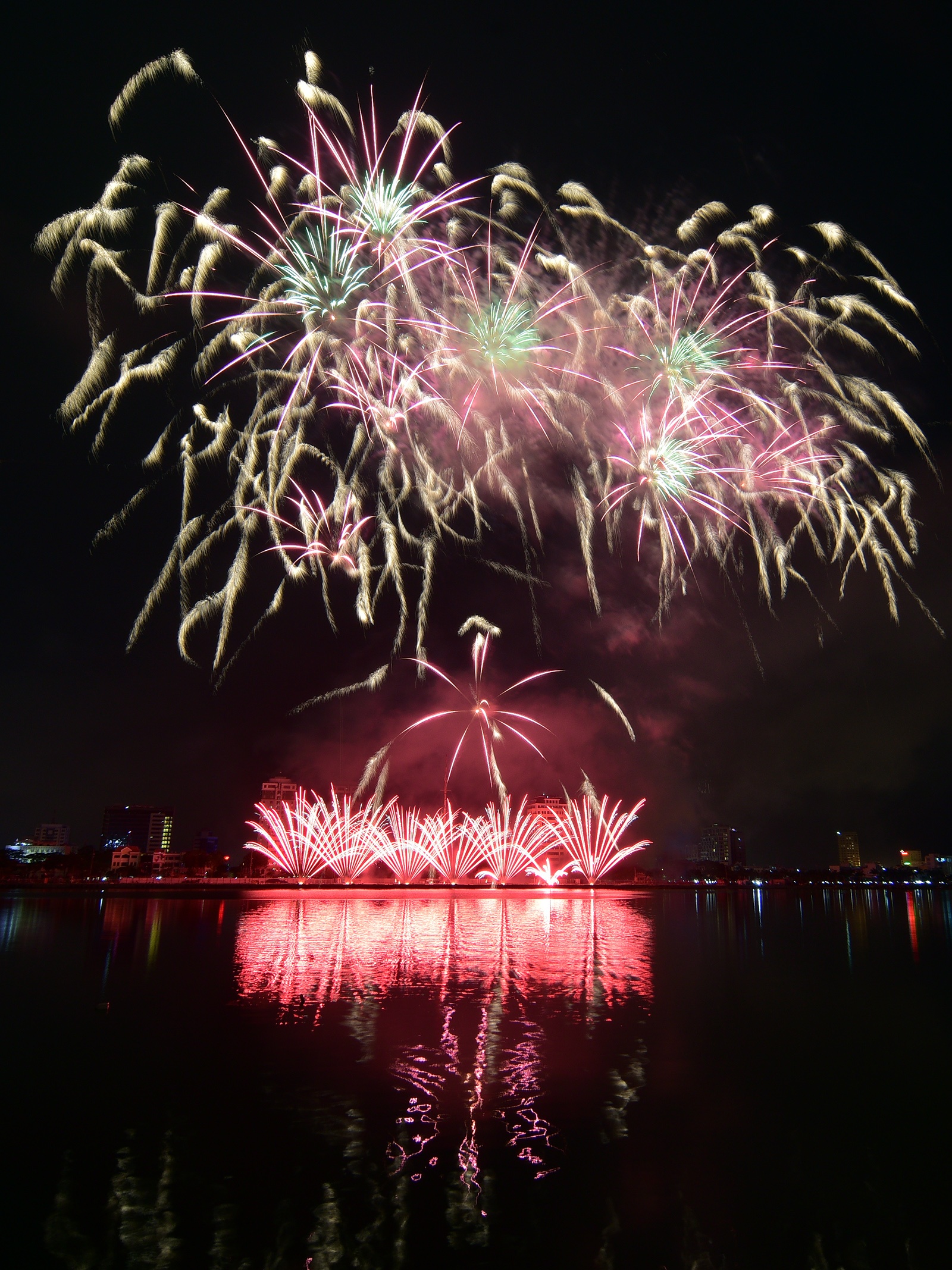 Tam bien Phong o Do Son anh 6