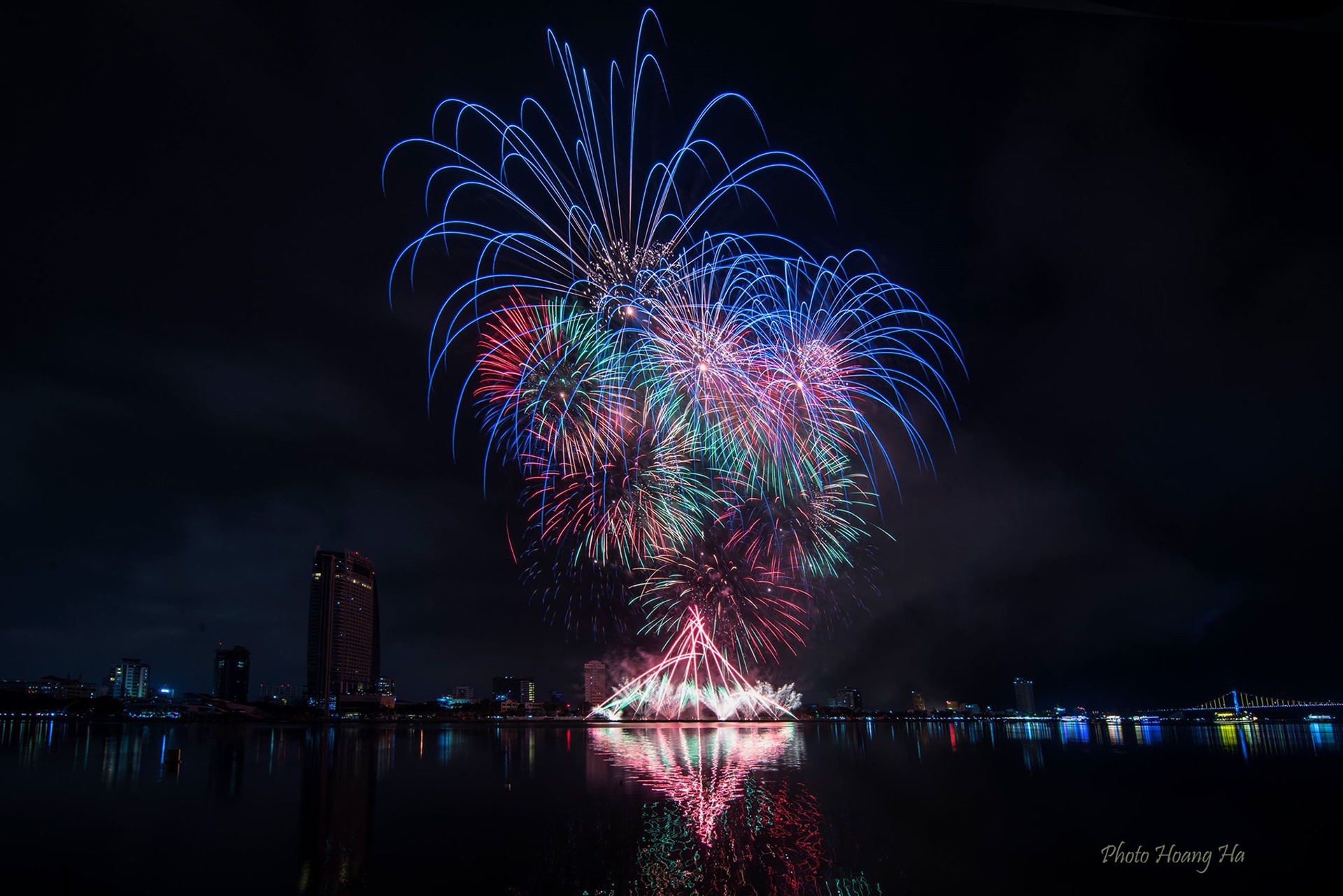 Tam bien Phong o Do Son anh 1