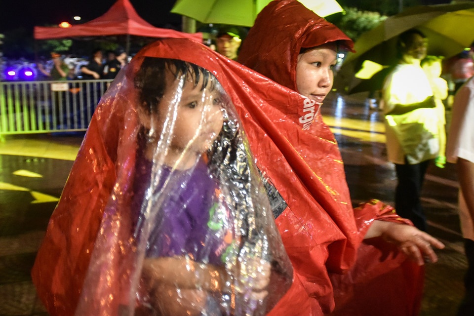 Hang nghin nguoi doi mua choi pho di bo Trinh Cong Son hinh anh