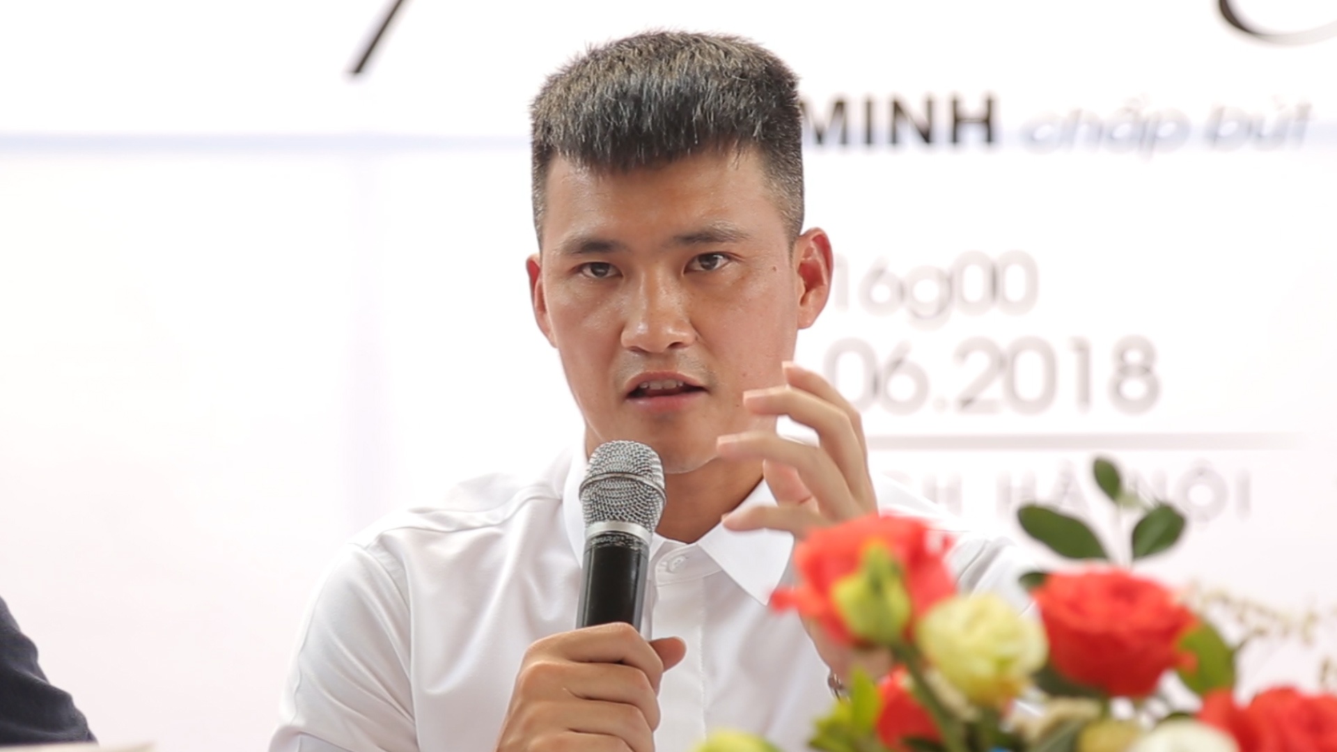 Cong Vinh: ‘Nguoi khac viet ve toi, du xau nhung neu dung toi se nhan' hinh anh