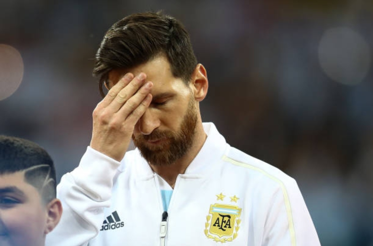 Lionel Messi: 'Chung toi da phai chiu dung rat nhieu' hinh anh