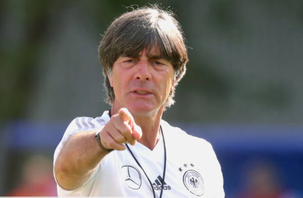 HLV tuyen Duc: 'Chung toi bi loai hoan toan xung dang' hinh anh