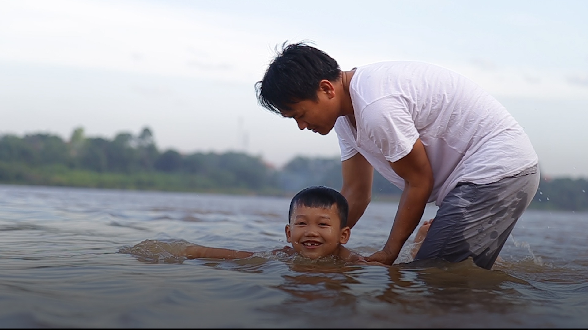 Ben do song Hong thanh bai tam o Ha Noi hinh anh