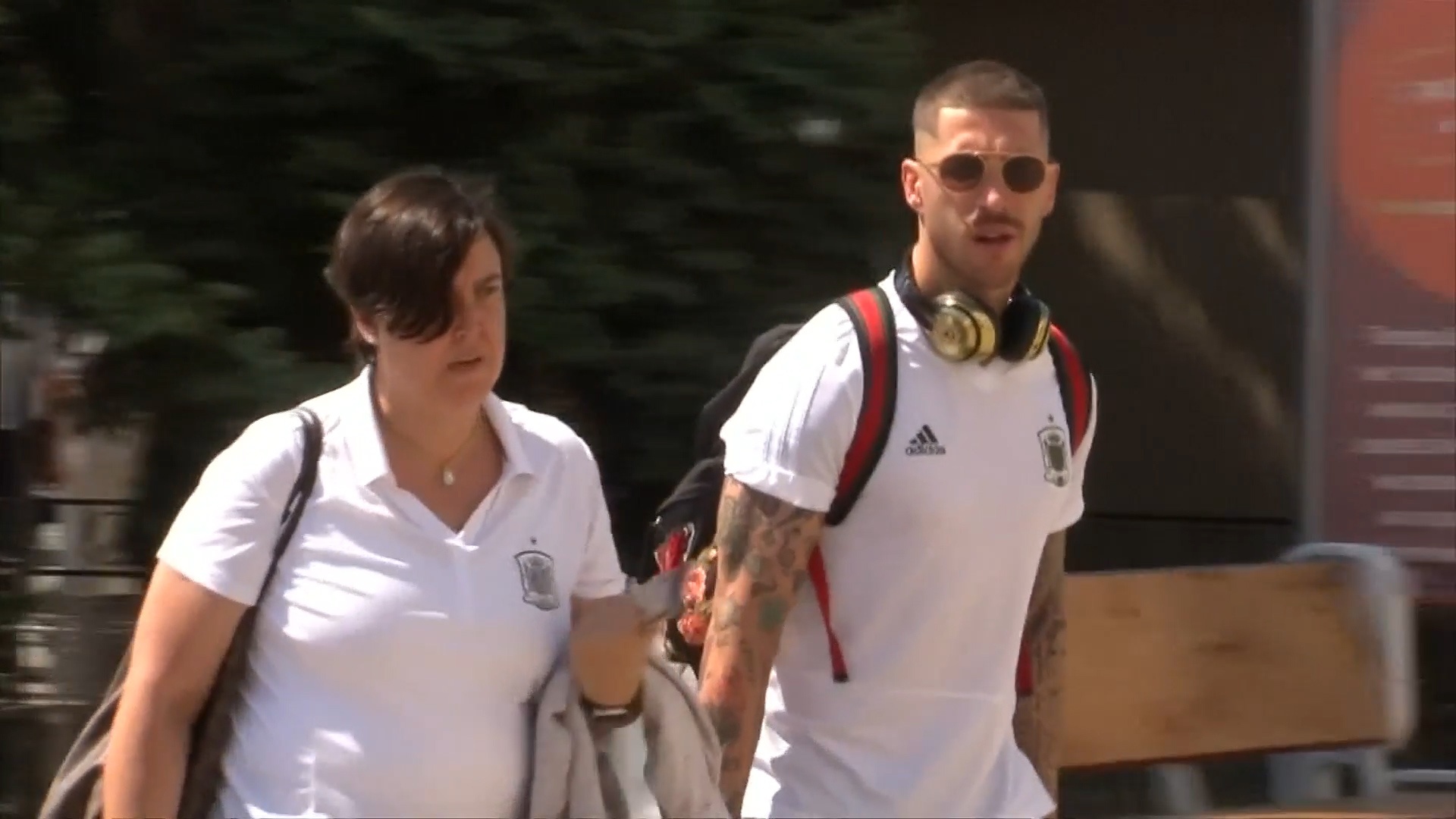 Doi tuyen Tay Ban Nha ve nuoc trong im lang hinh anh