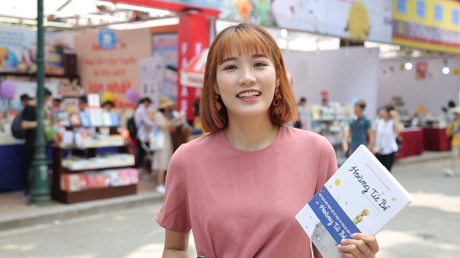 Hoi sach mua thu 2018 co gi hap dan? hinh anh