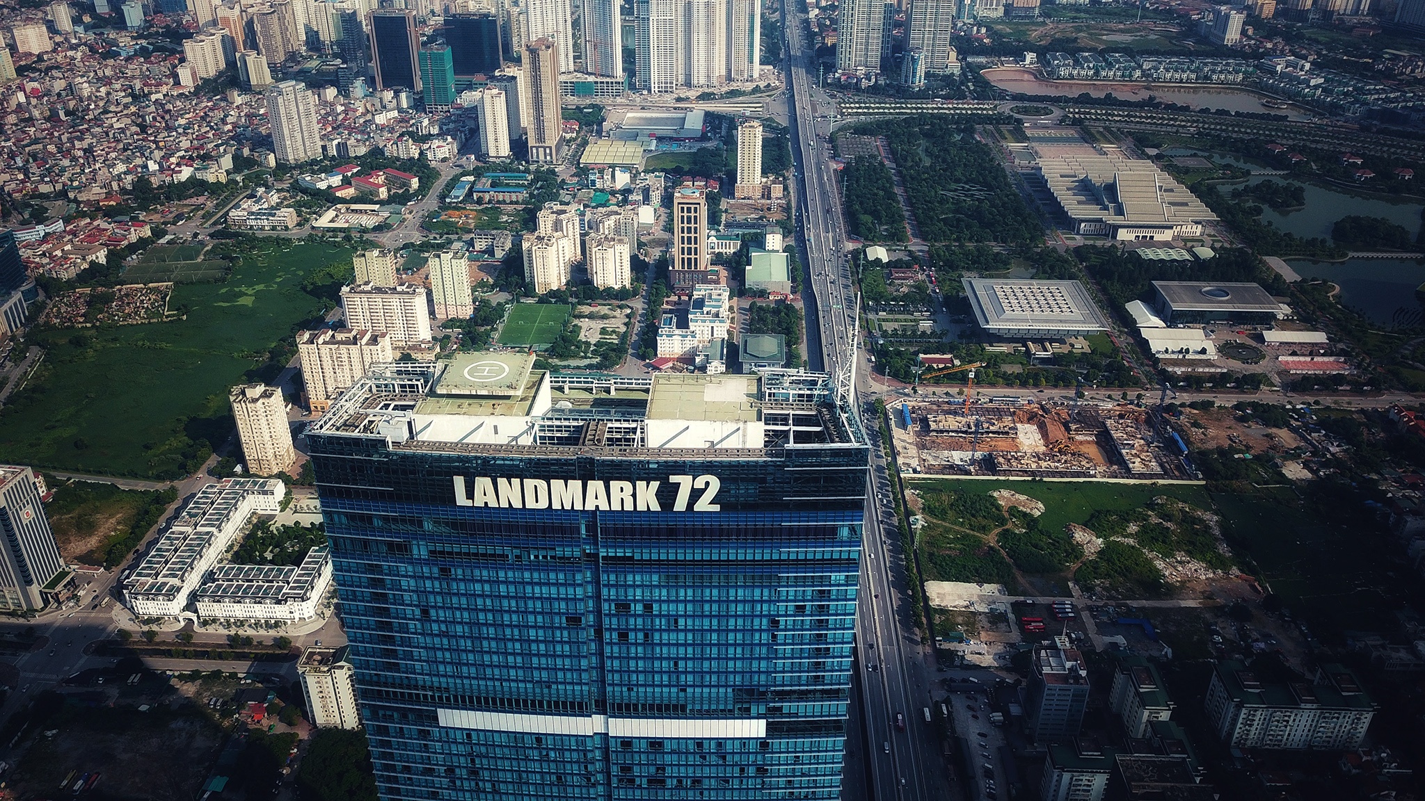 Vuot dinh toa nha vua bi 'phe' ngoi cao nhat Viet Nam hinh anh