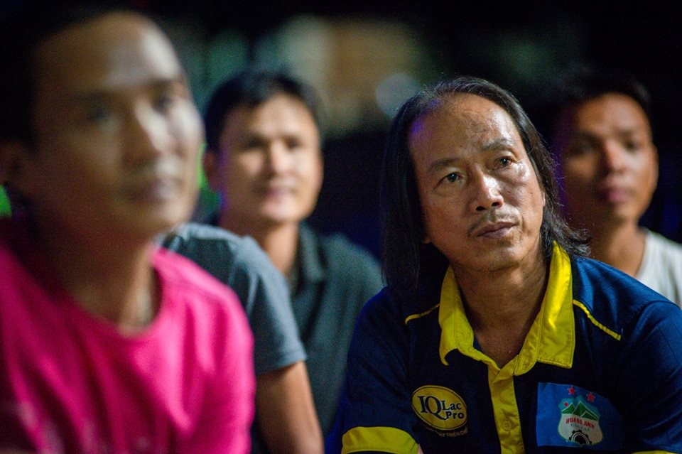 Hang xom den nha Van Thanh co vu Olympic Viet Nam hinh anh