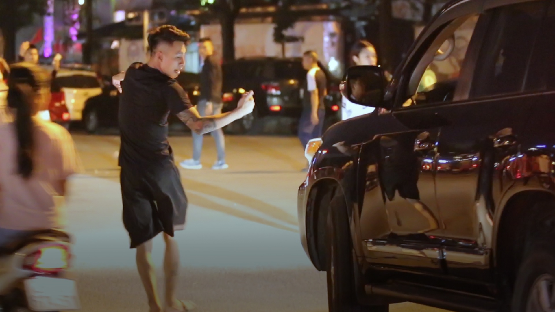 Bai xe tu phat an theo ban ket VN - Philippines thu phi tren troi hinh anh