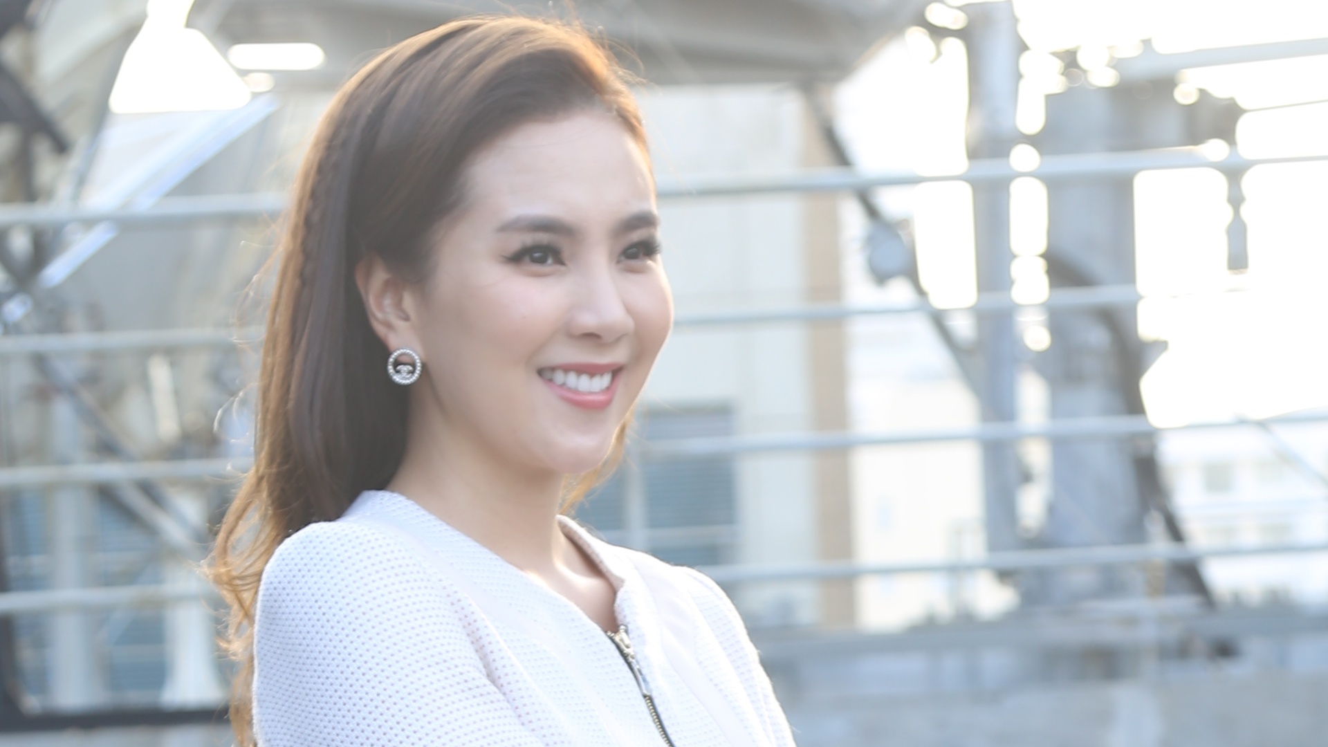 'Xinh dep la loi the trong cong viec o VTV' hinh anh