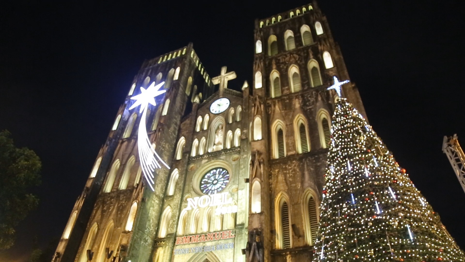 Ha Noi lung linh sac mau mua giang sinh hinh anh