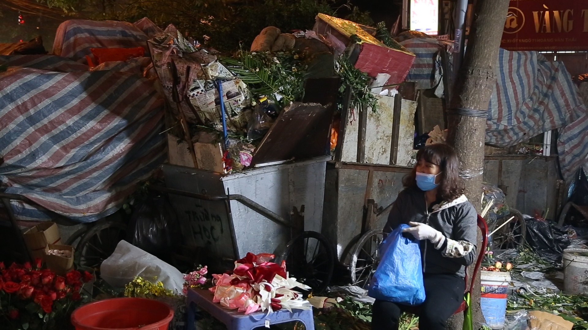 3 ngay song chung voi rac cua nguoi dan Ha Noi hinh anh