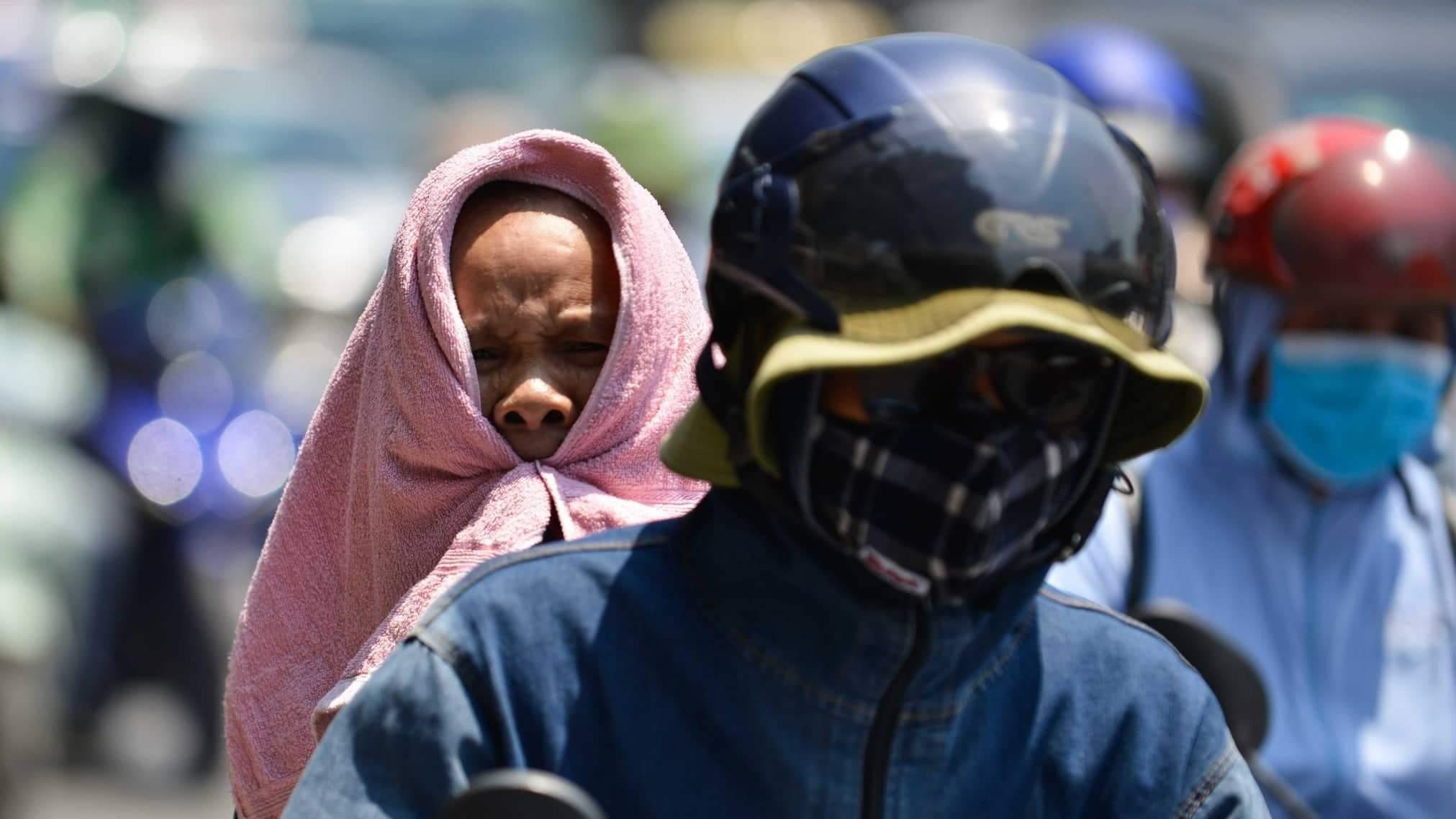 Nguoi Ha Noi quay cuong trong nang nong tren 40 do C hinh anh