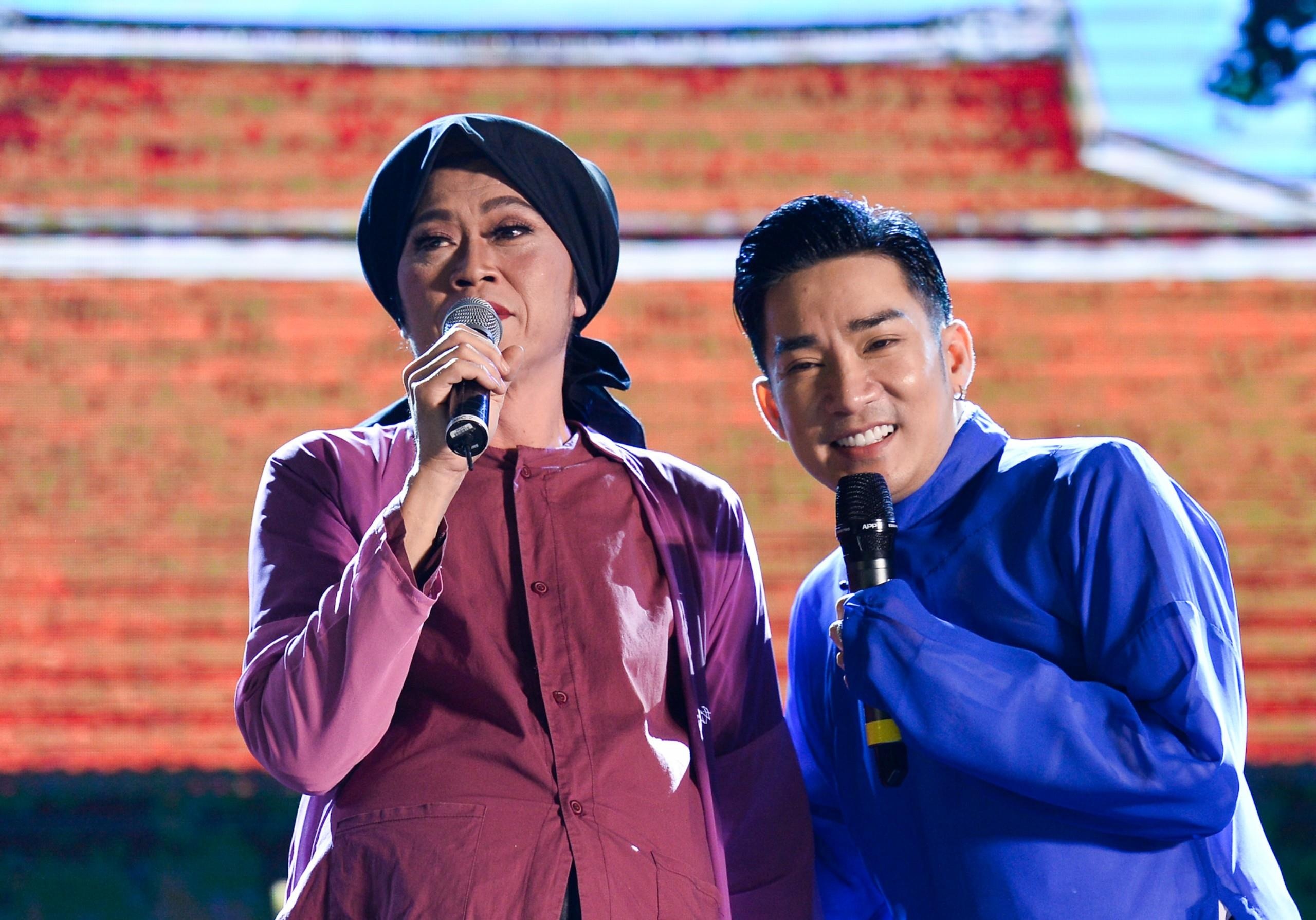 Hoai Linh song ca 'La dieu bong' cung Quang Ha hinh anh