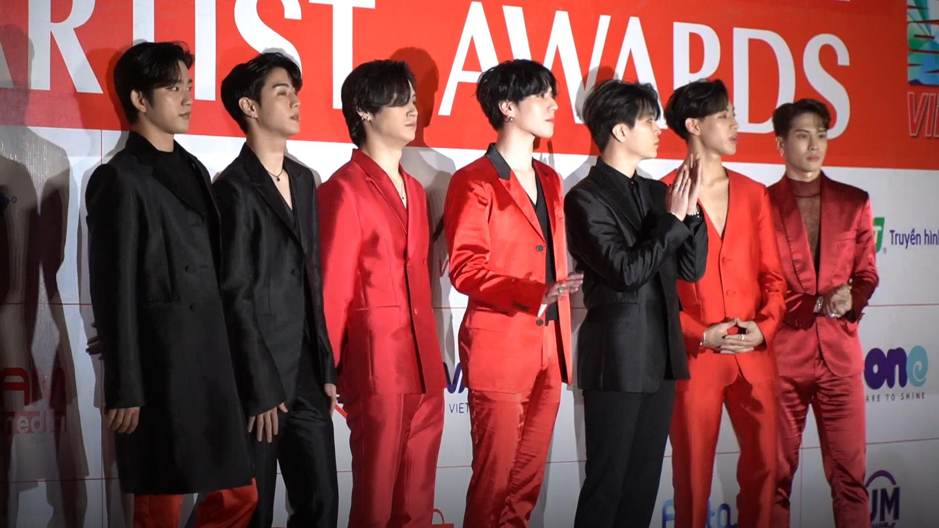 Fan nu gao thet khi than tuong xuat hien tren tham do AAA 2019 hinh anh