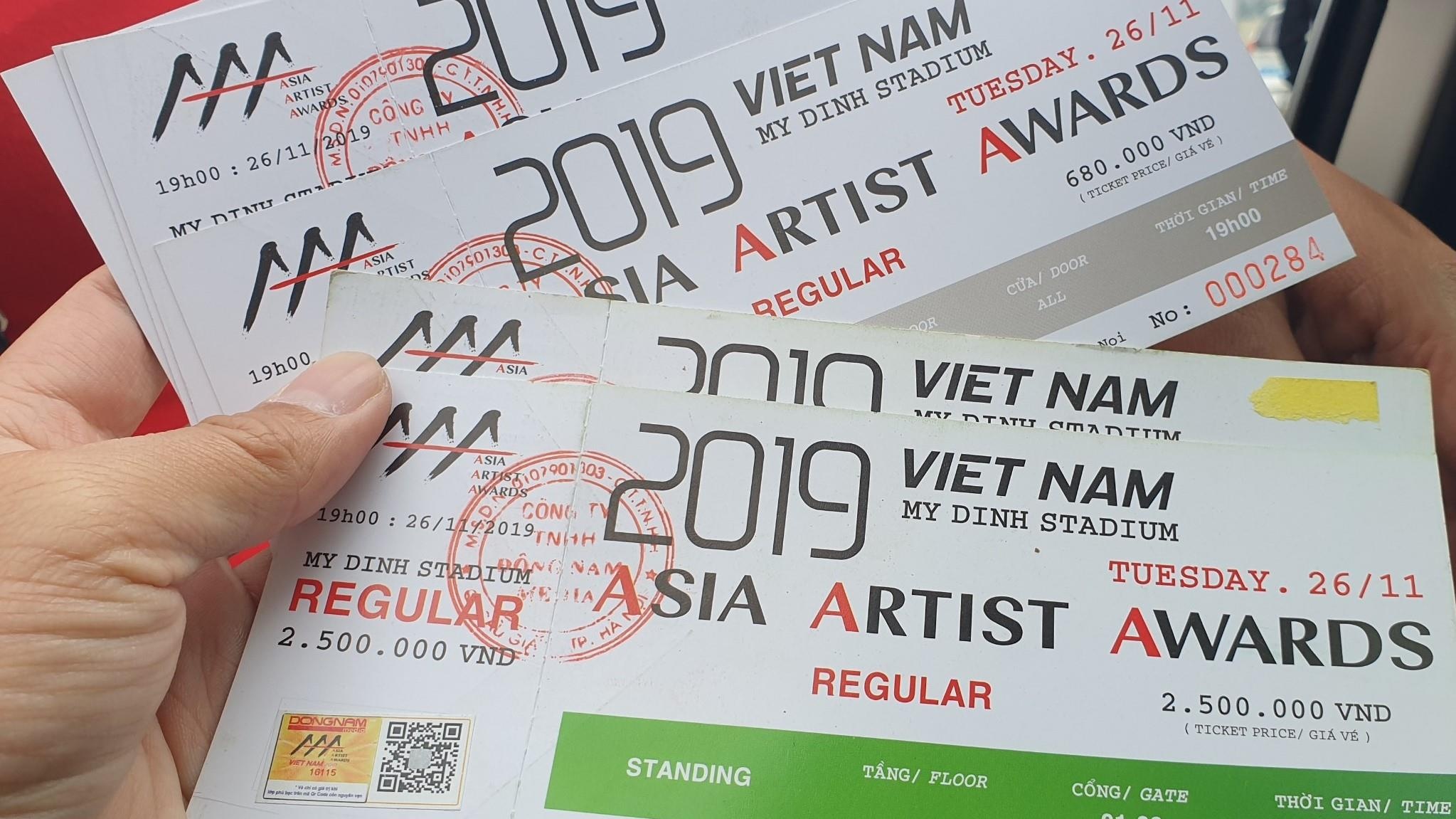 Gia ve cho den xem AAA 2019 giam sau truoc gio dien hinh anh