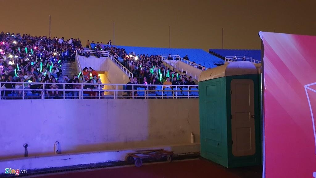 Fan Viet Nam buc xuc ve BTC AAA 2019 hinh anh