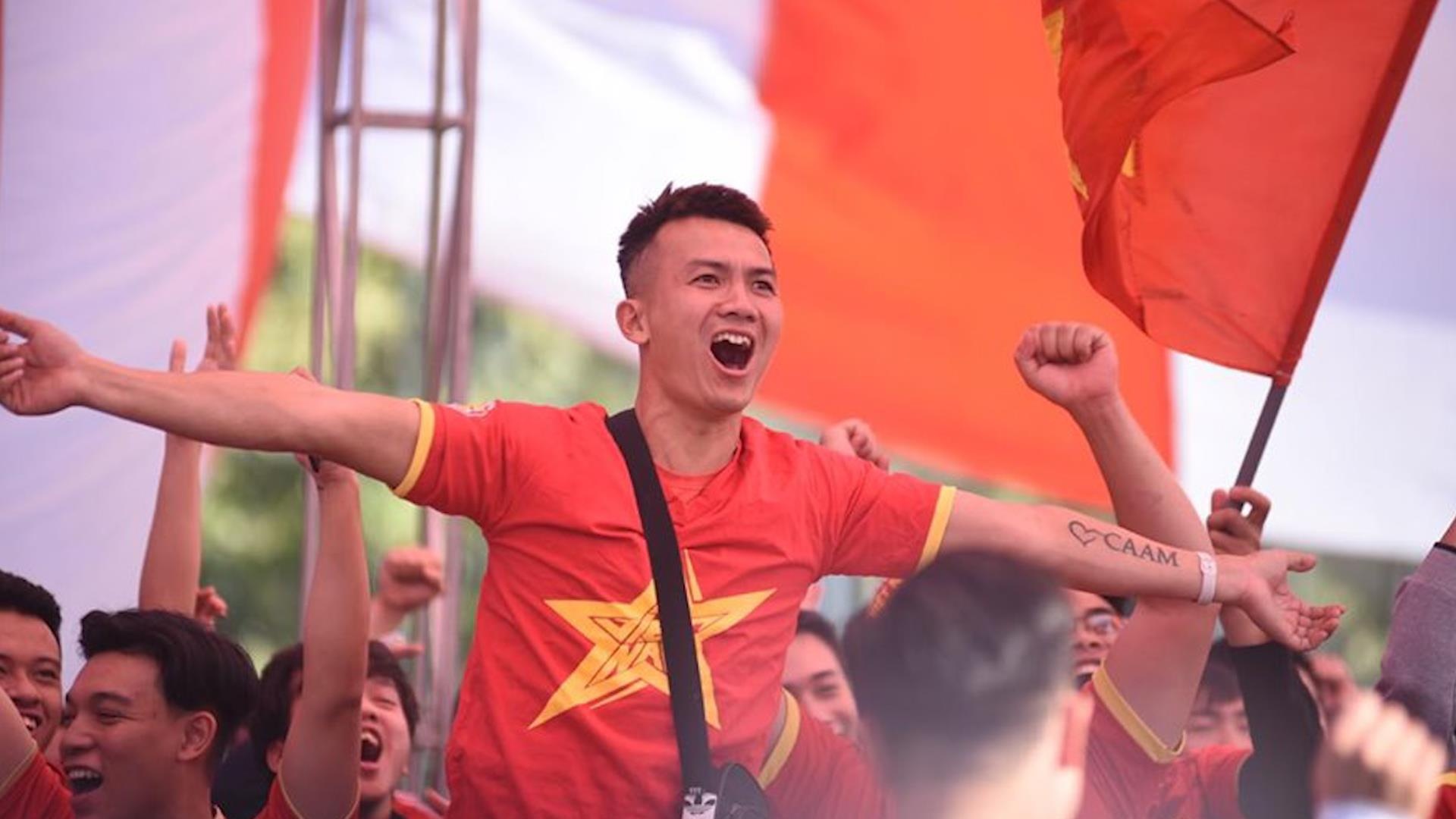 CDV an mung khi Tien Linh ghi ban rut ngan ty so hinh anh