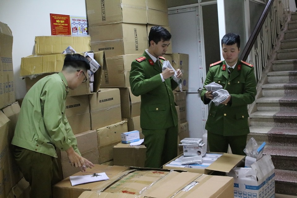 Dau co 90.000 khau trang mua dich corona hinh anh