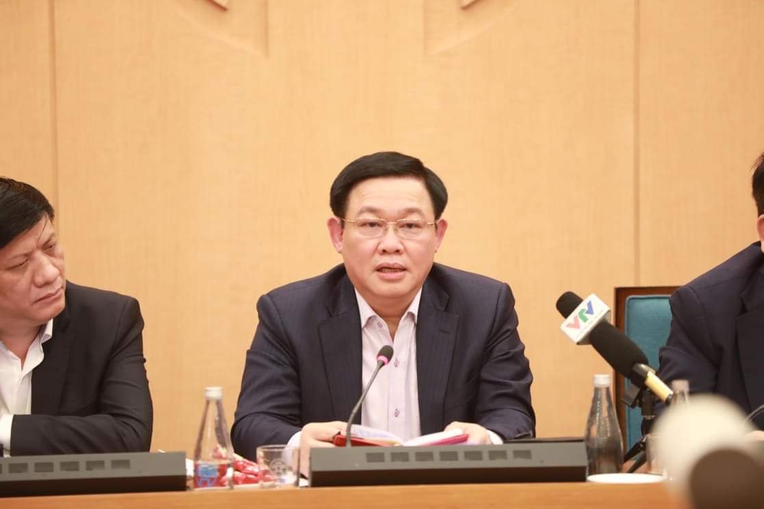 Ha Noi hop khan ve dich Covid-19 luc nua dem hinh anh