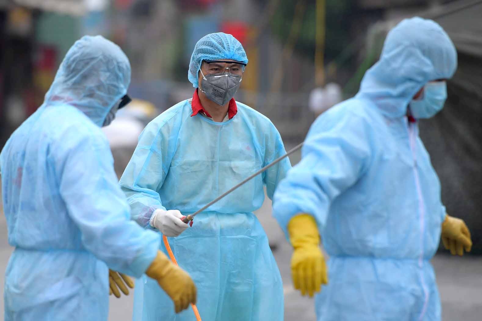 Lap 10 chot phong toa thon Ha Loi hinh anh