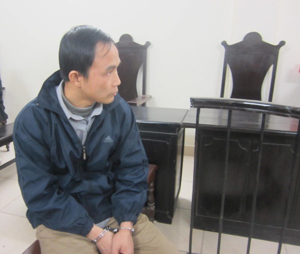 Nguoi nhan tien chay viec vao nganh hang khong bi phat tu hinh anh