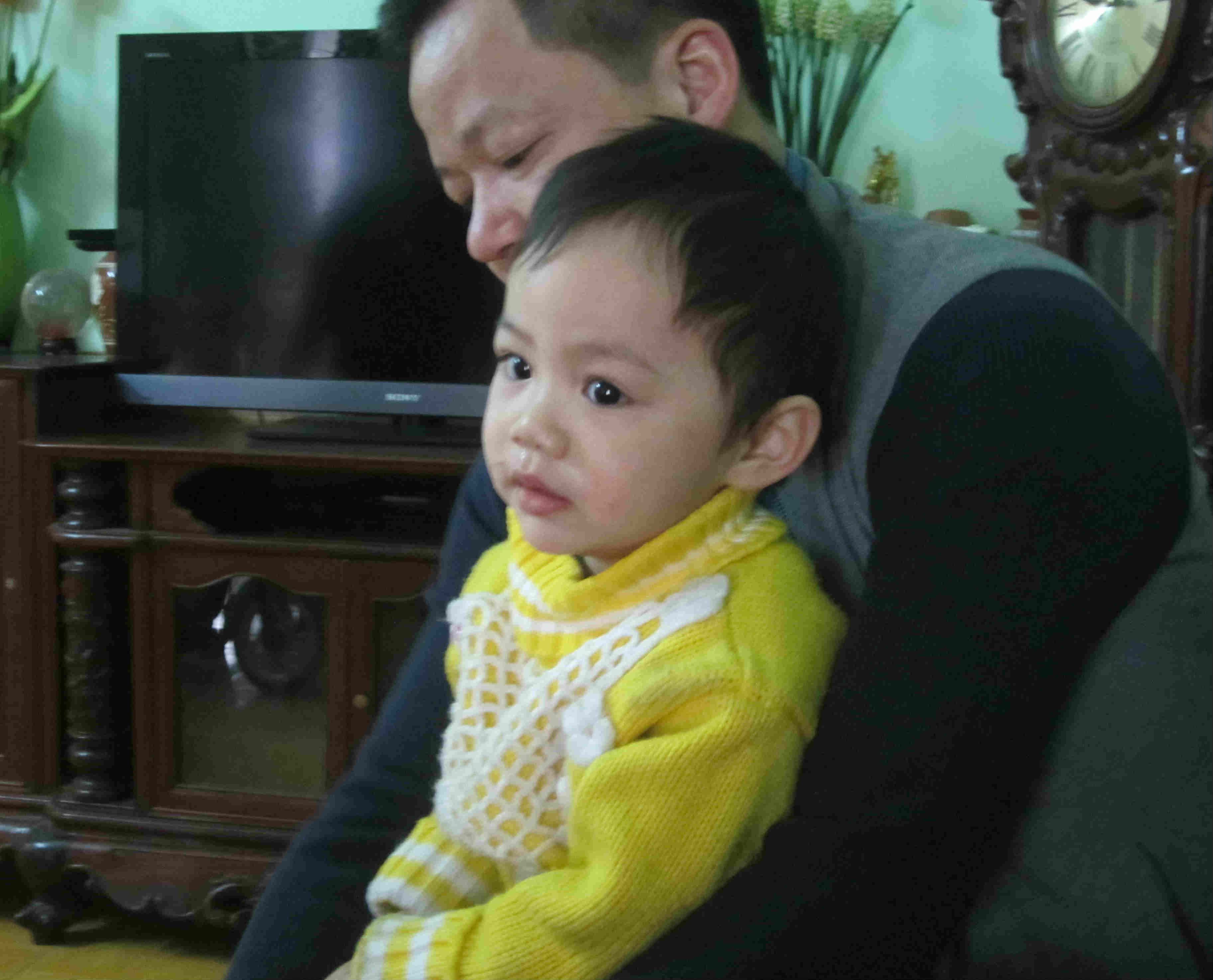 Noi long hai nguoi me trong vu bat coc tre o vien C hinh anh