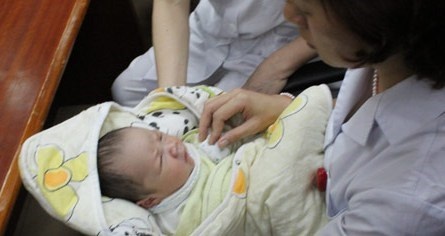 Nhung vu bat coc tre nao loan benh vien hinh anh